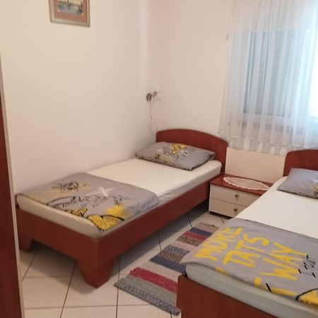 Apartmani Ana Vir Luaran gambar